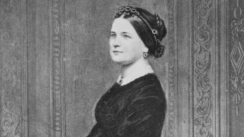 Mary Todd Lincoln posing in mourning dress