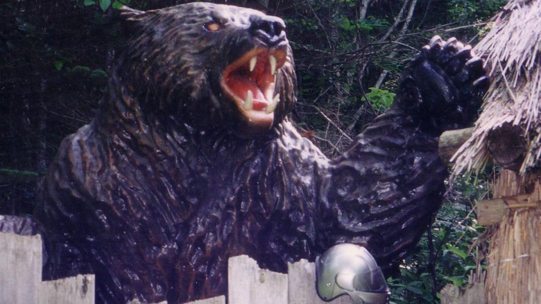 statue of a Kesagake bear roaring