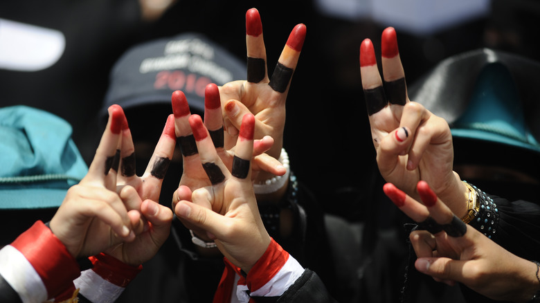 Yemen women protesting