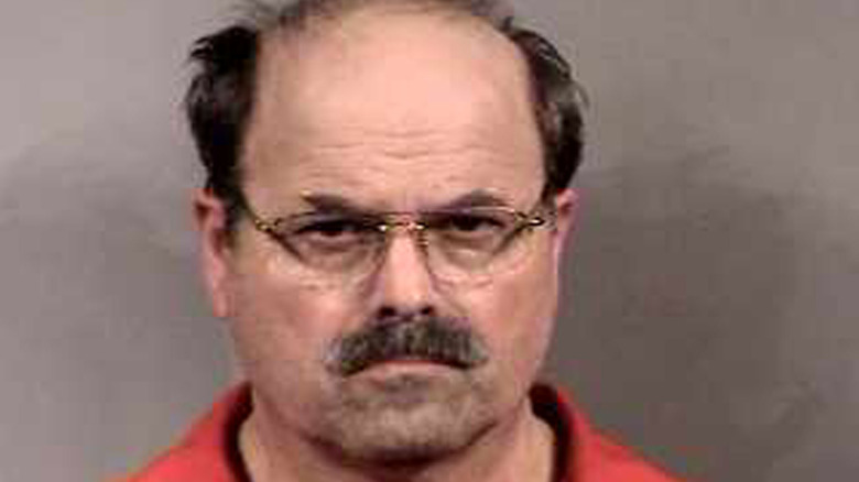 Mug shot of Dennis Rader eyeglasses