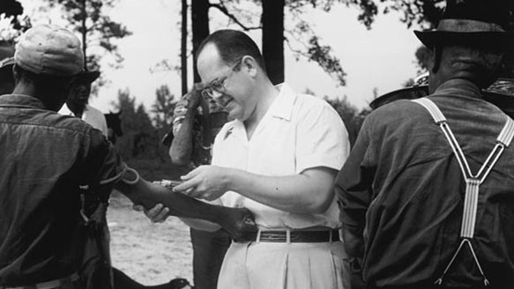 An examination being performed as part of the Tuskegee Trial