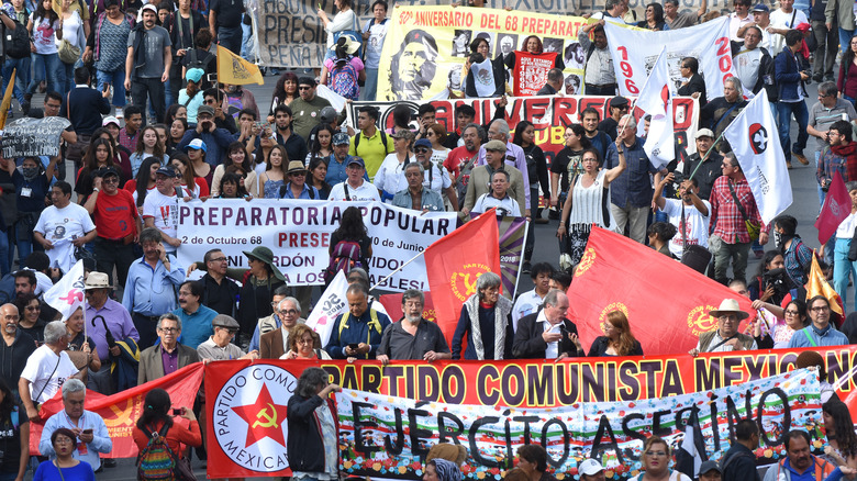 crowd at the 50th anniversary of the Tlatelolco massacre