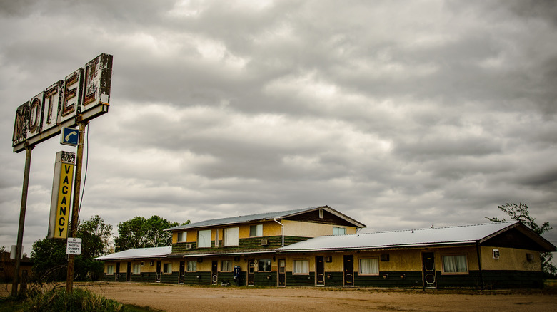 eerie motel