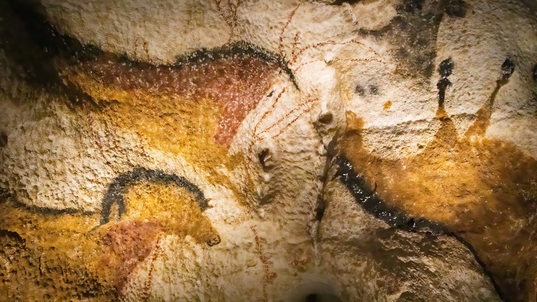 lascaux cave painting horses