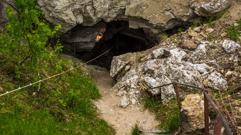 orda cave entrance