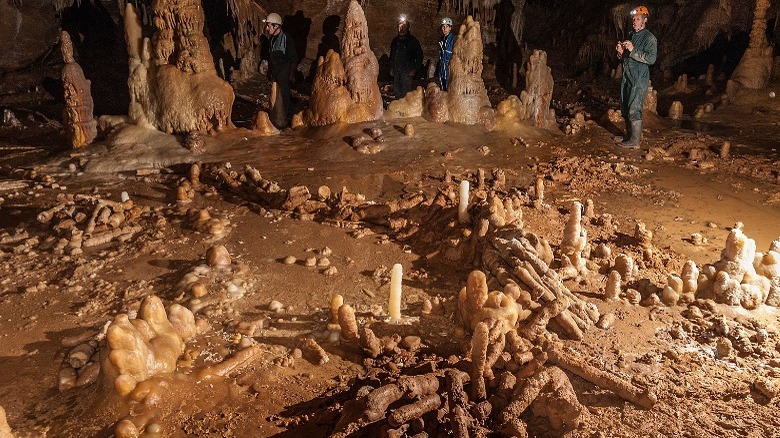 Bruniquel Cave neanderthal stone circles