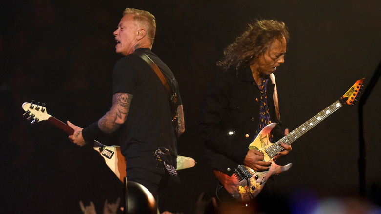 James Hetfield and Kirk Hammett play live