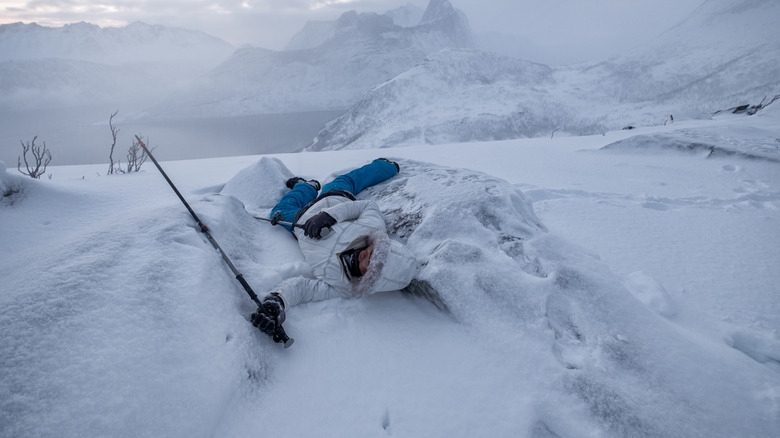 Man freezing to death outdoors