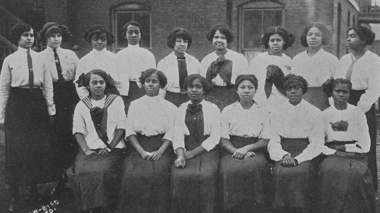 Student teachers in uniform group photo