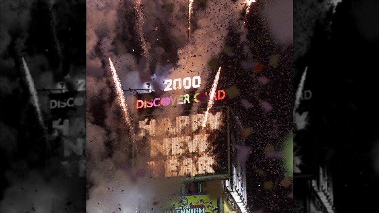 Times Square crystal ball drop 2000