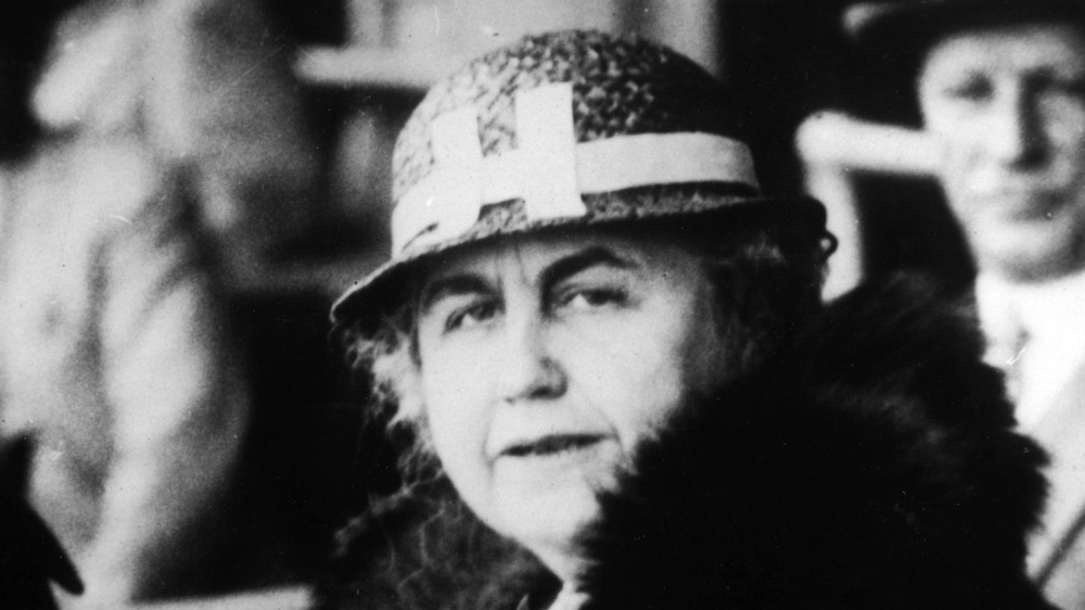 Edith Wilson looking concerned