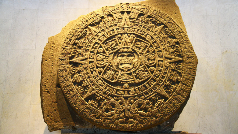 aztec stone calendar