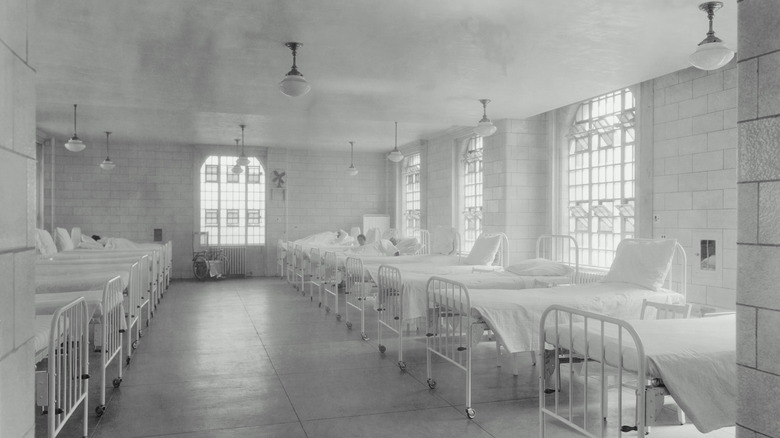 rows of hospital beds