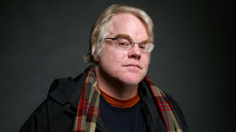 Philip Seymour Hoffman glasses and scarf