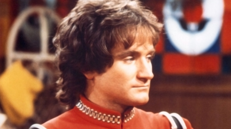 robin williams mork costume smirking