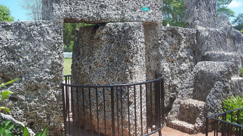 Coral Castle 9-ton revolving gate