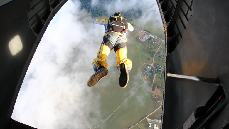 sky diver airplane