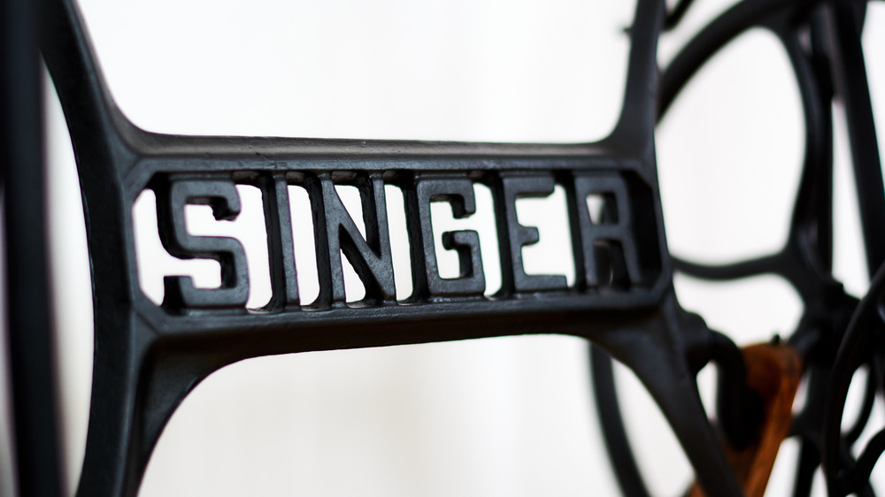 Singer antique sewing machine logo