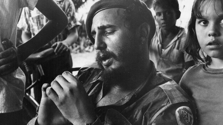 Fidel Castro relaxing