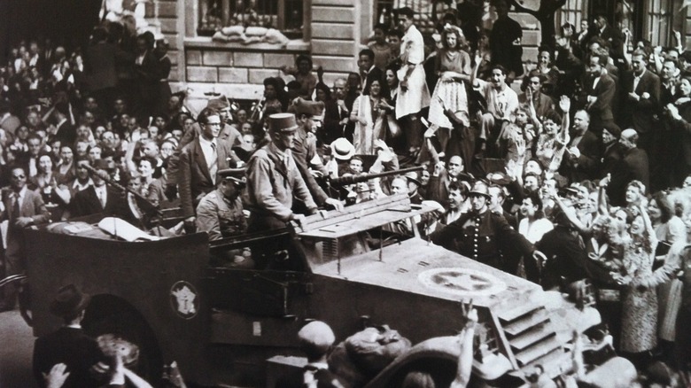 Parade after Paris liberation