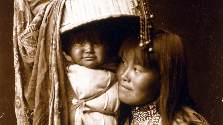 Apache woman and child, 1903