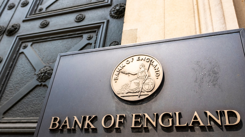 bank of england sign in front of door