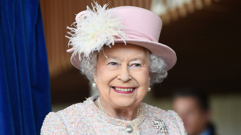 queen elizabeth in 2016