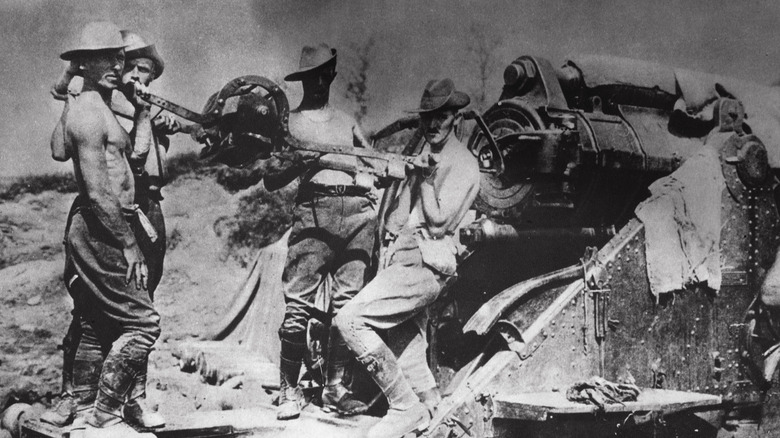 Australian machine gunners