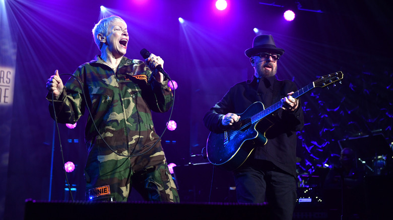 Annie Lennox and Dave Stewart performing