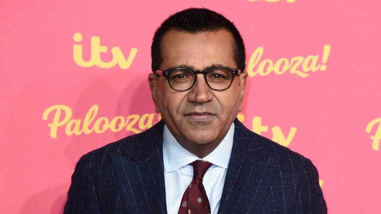 Martin Bashir posing