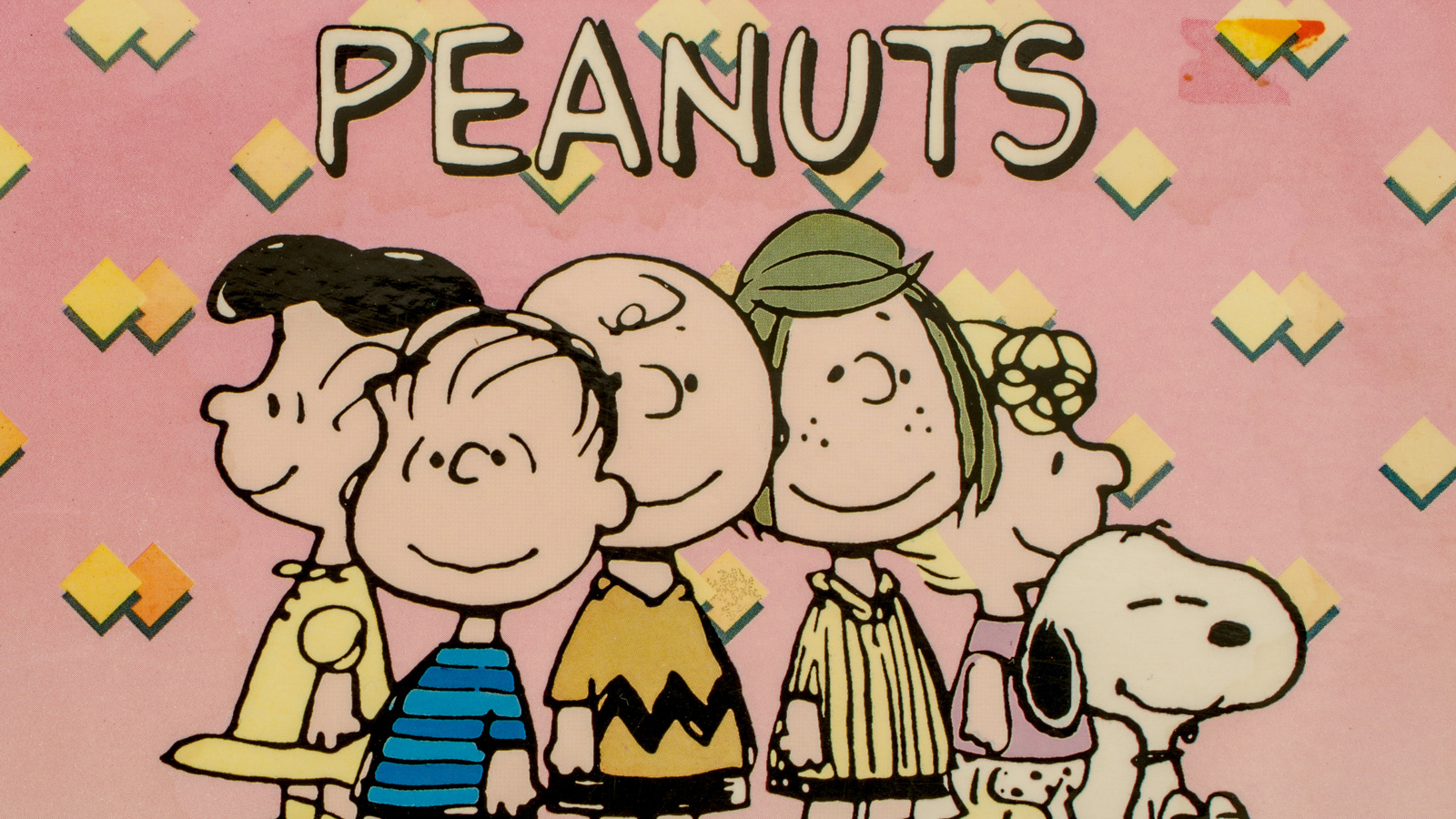 peanuts characters snoopy