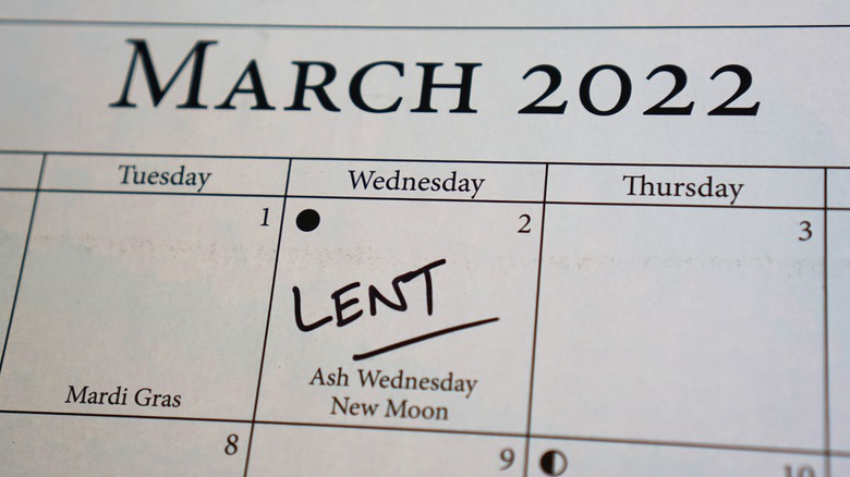 2022 calendar marking Lent