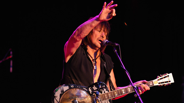 Richie Sambora performing