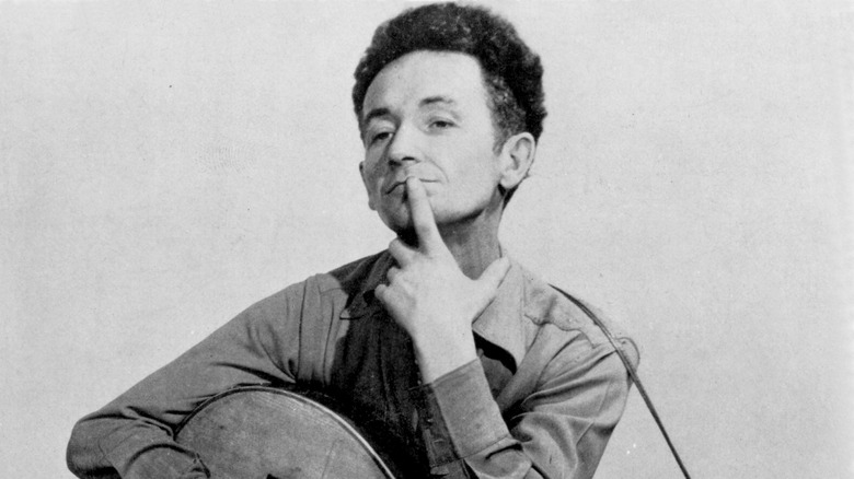 Woody Guthrie in 1940