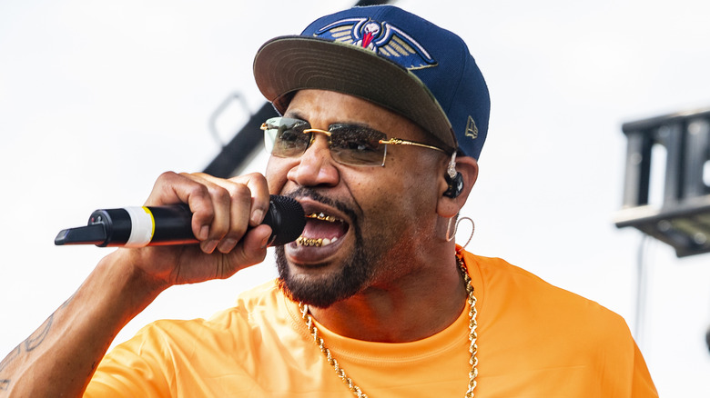 Juvenile rapping Pelicans hat