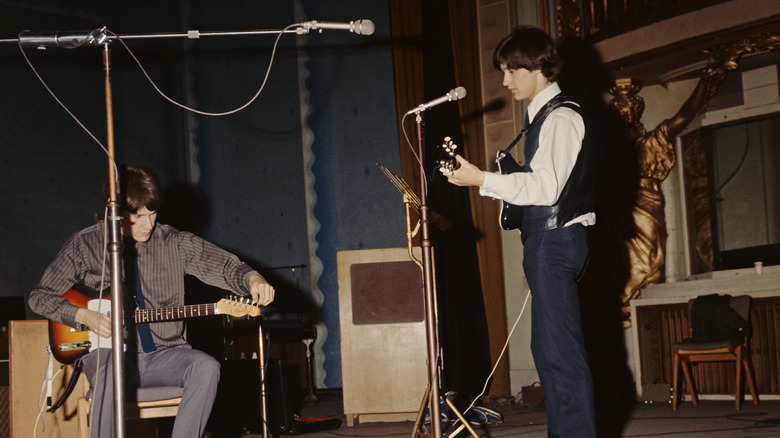 Ray and Dave Davies in 1964