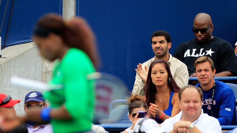 Drake at a Serena Willams match