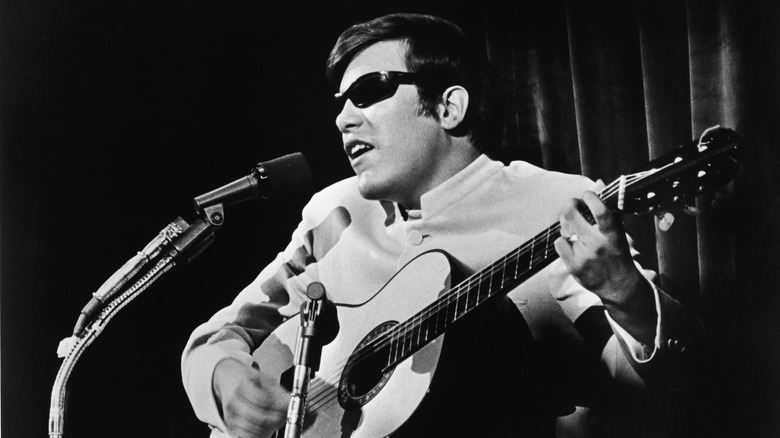 Jose Feliciano singing