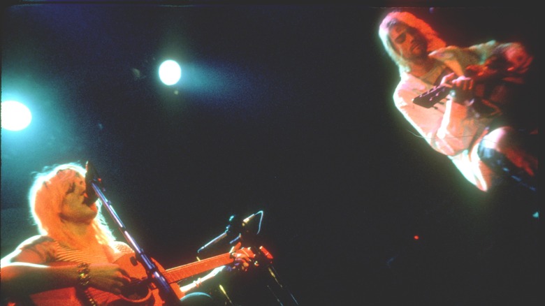 Kurt and Courtney performing together