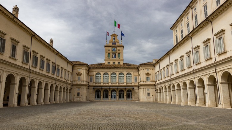 Palazzo del Quirinale courtyard