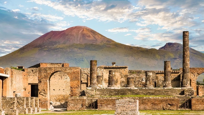 Vesuvius and Pompeii Volcanoes