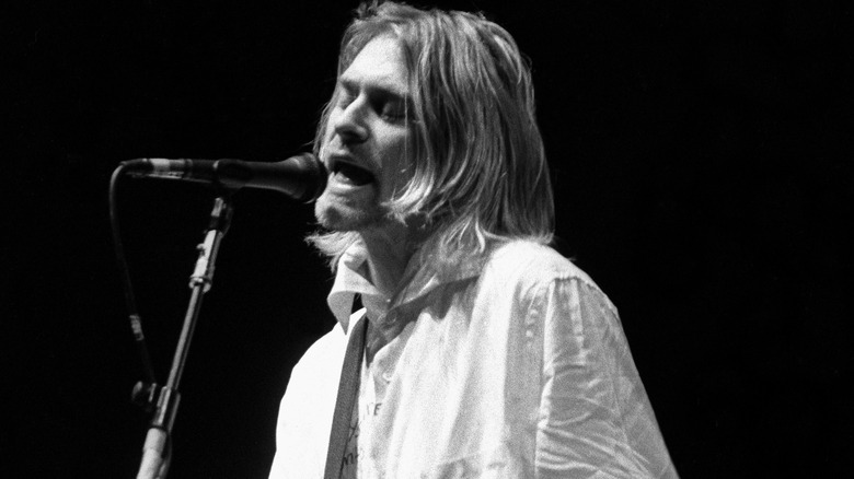 Kurt Cobain singing