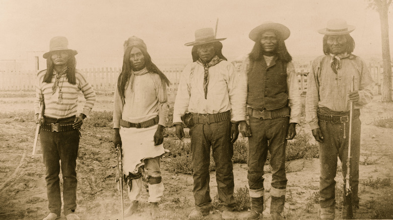 Old Mojave chief group photo