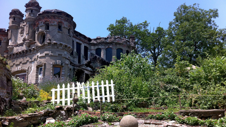 Bannerman Caste behind view