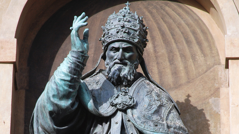 Statue of Pope Gregory XIII