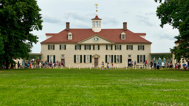 Mount Vernon's lawn