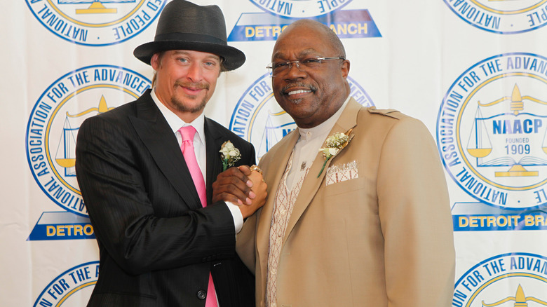 Kid Rock receiving NAACP award