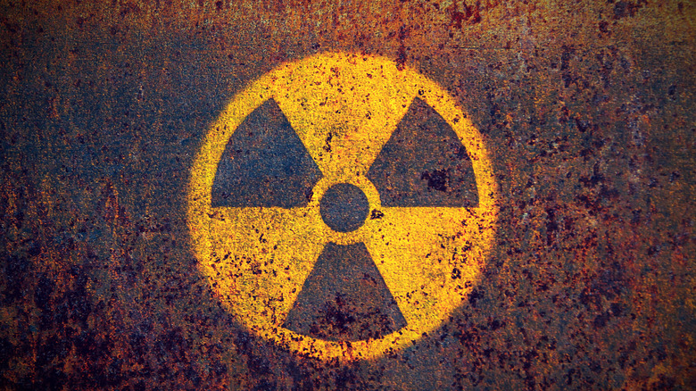 Radioactive warning sign