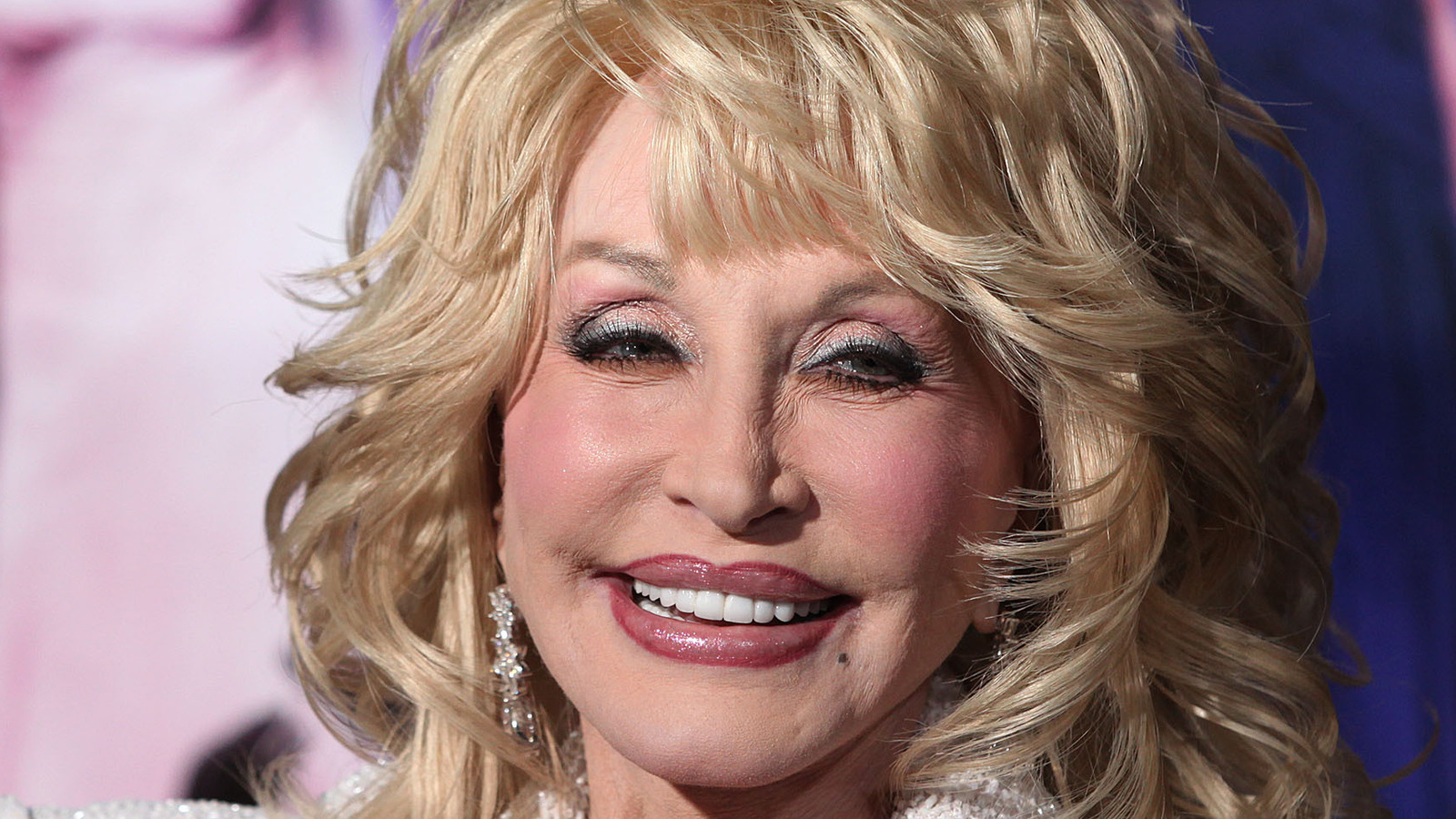 The Time Dolly Parton Lost A Dolly Parton Lookalike Contest