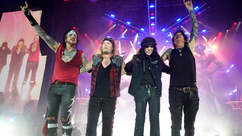 Mötely Crüe live in concert